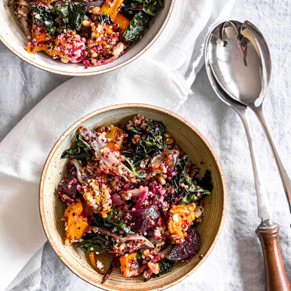 https://www.katysfoodfinds.com/wp-content/uploads/2020/08/roasted-vegetable-salad-with-quinoa-and-feta-ft.jpg